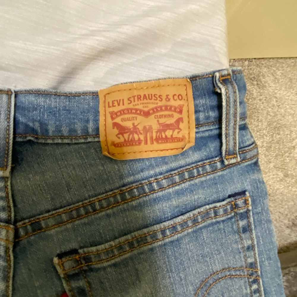 Levi Wedgie Jean Shorts